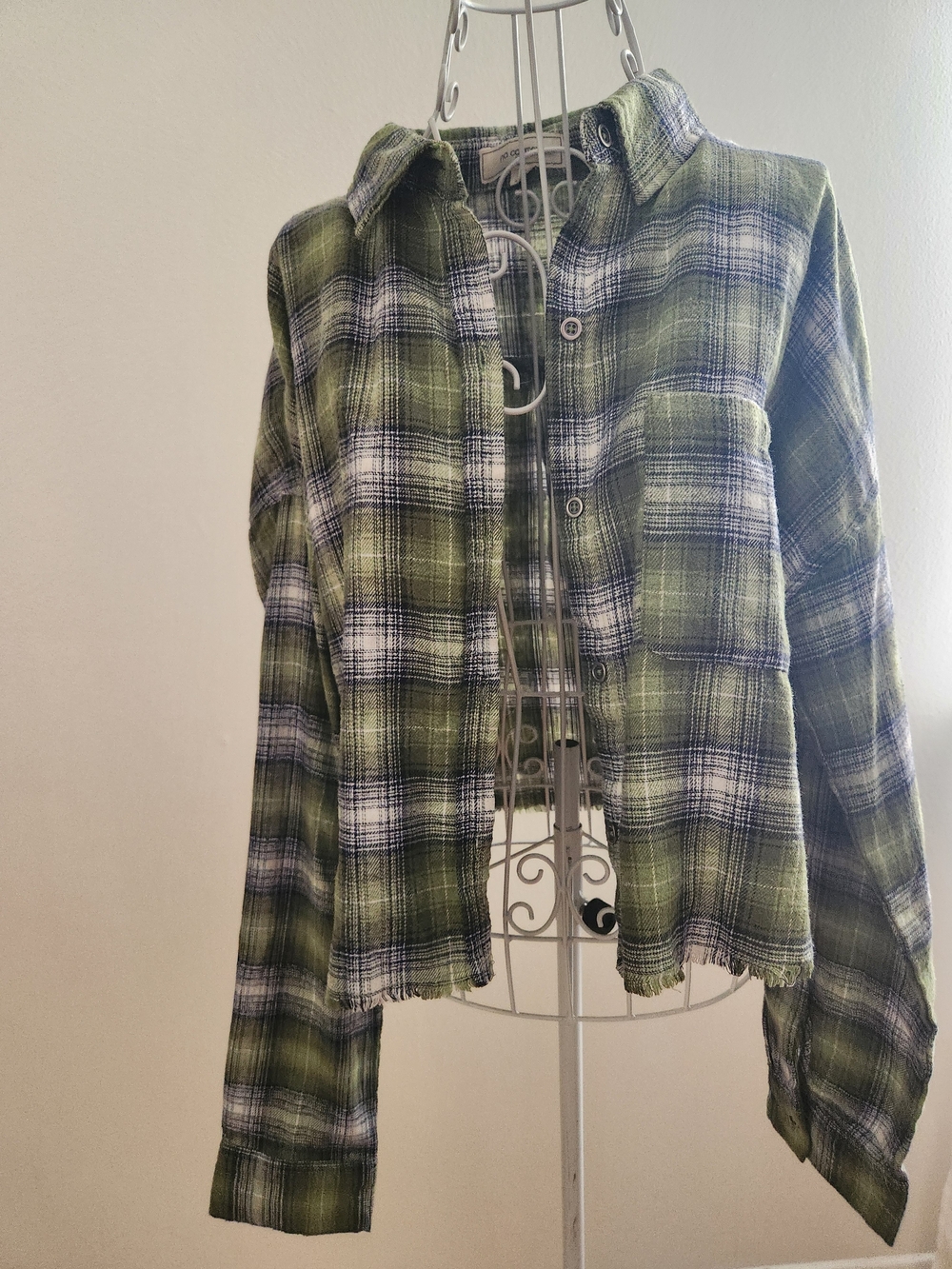 No Comment NY-LA Green Plaid Cropped Raw Hem Flannel Shirt Size L